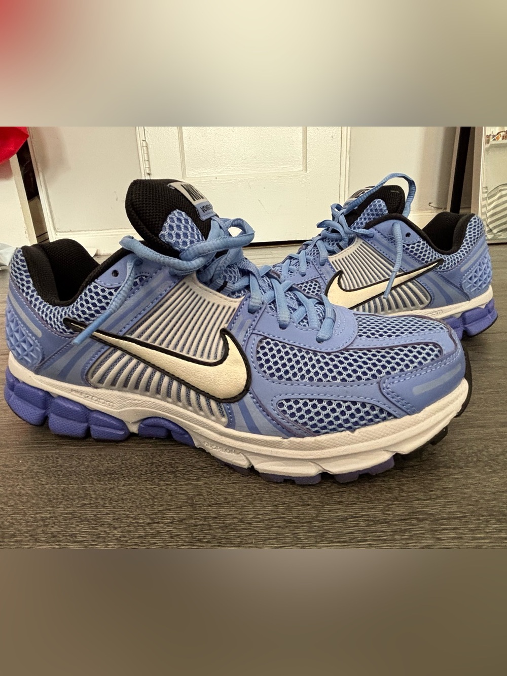 Nike Light Blue and White Mesh Running Sneakers - Picture 5 of 6